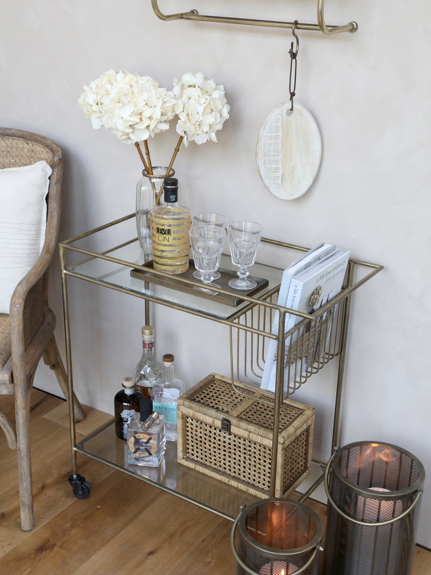 CHIC ANTIQUE - Antiikkimessinki tarjotin