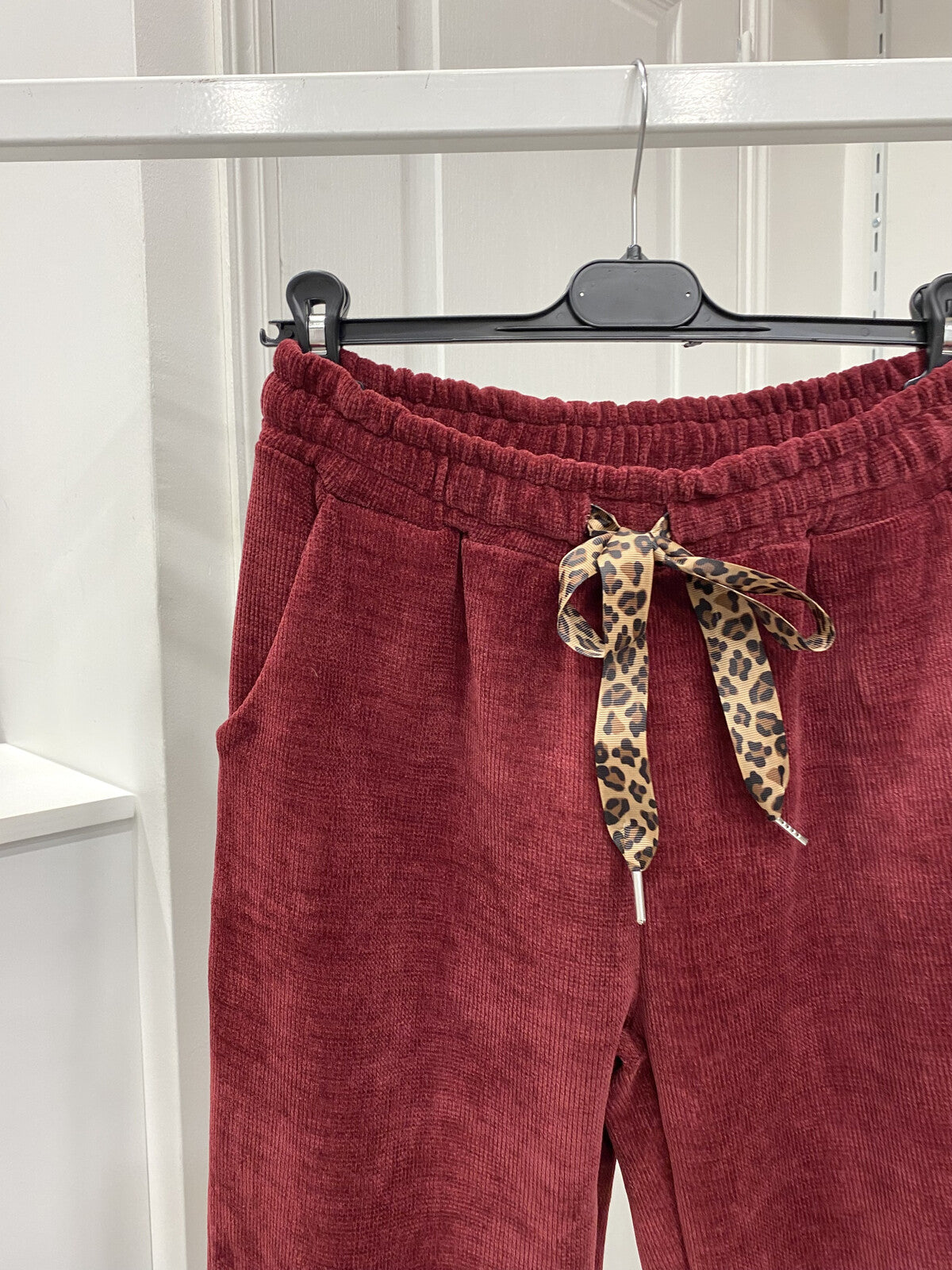 Yhdenkoon naisten housut