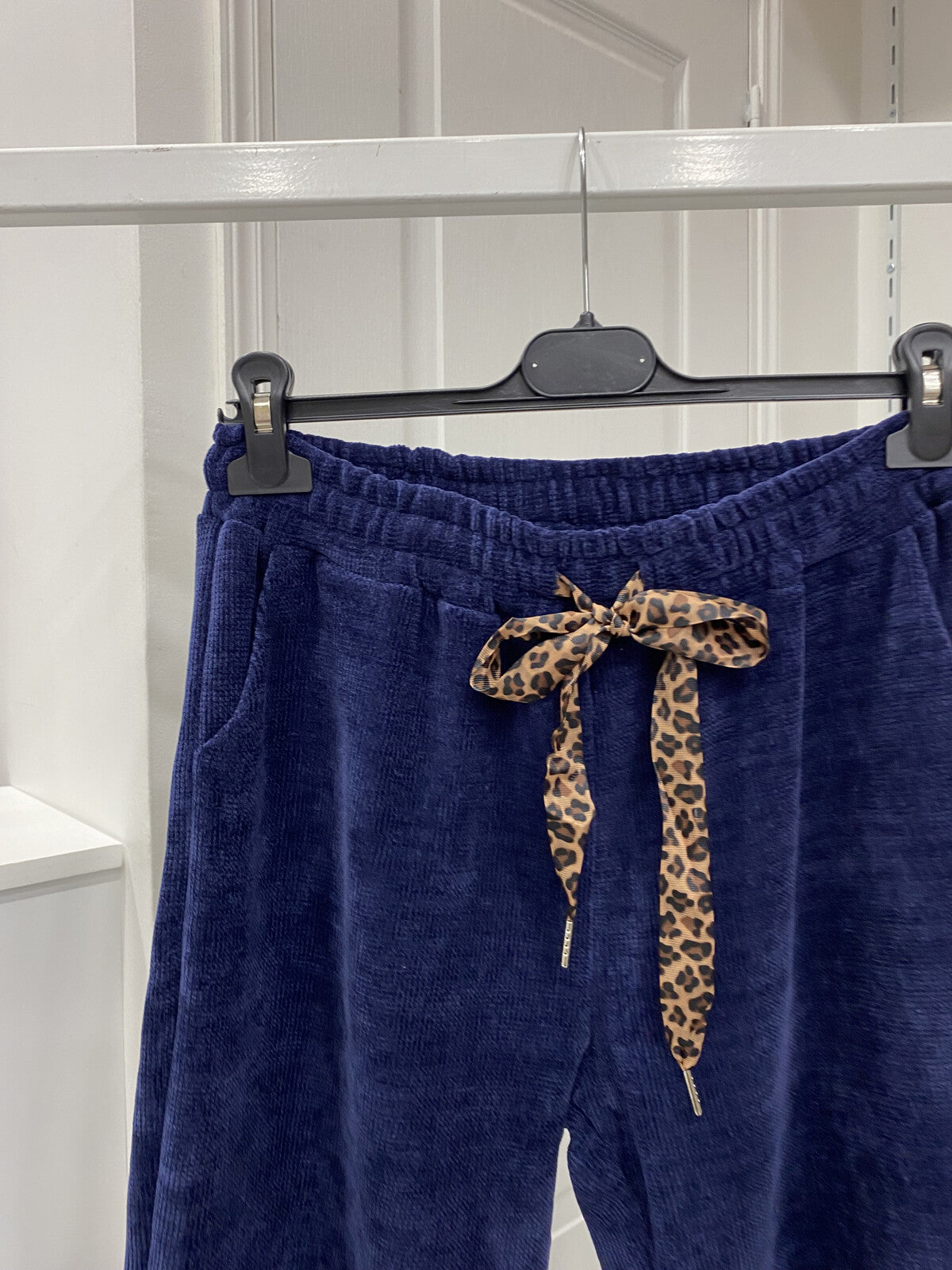 Yhdenkoon naisten housut