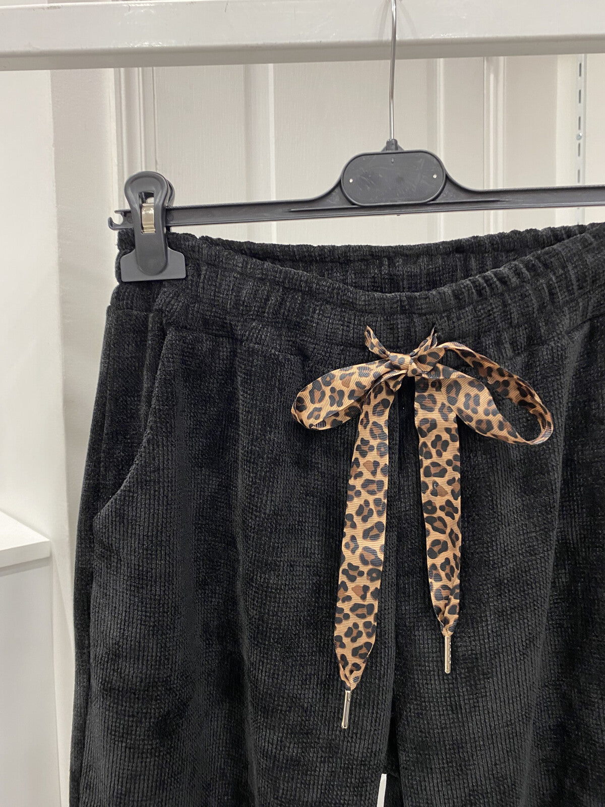 Yhdenkoon naisten housut