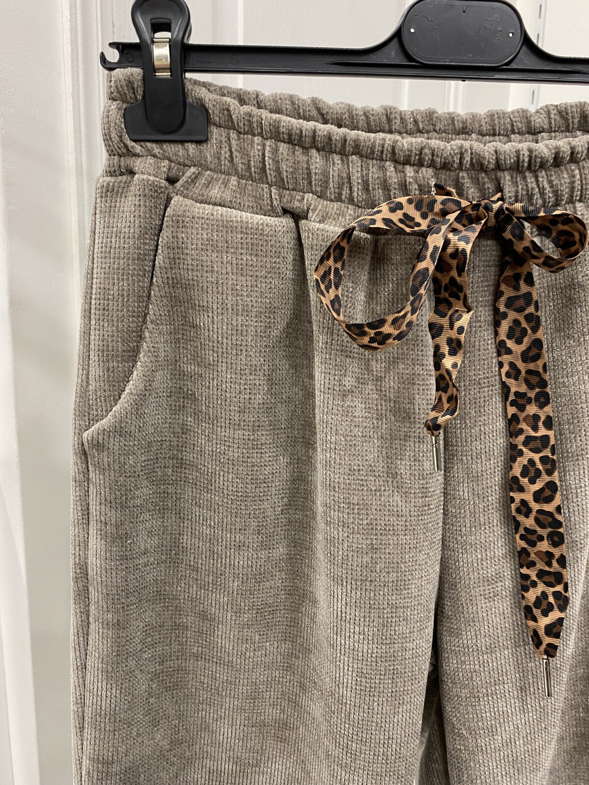 Yhdenkoon naisten housut