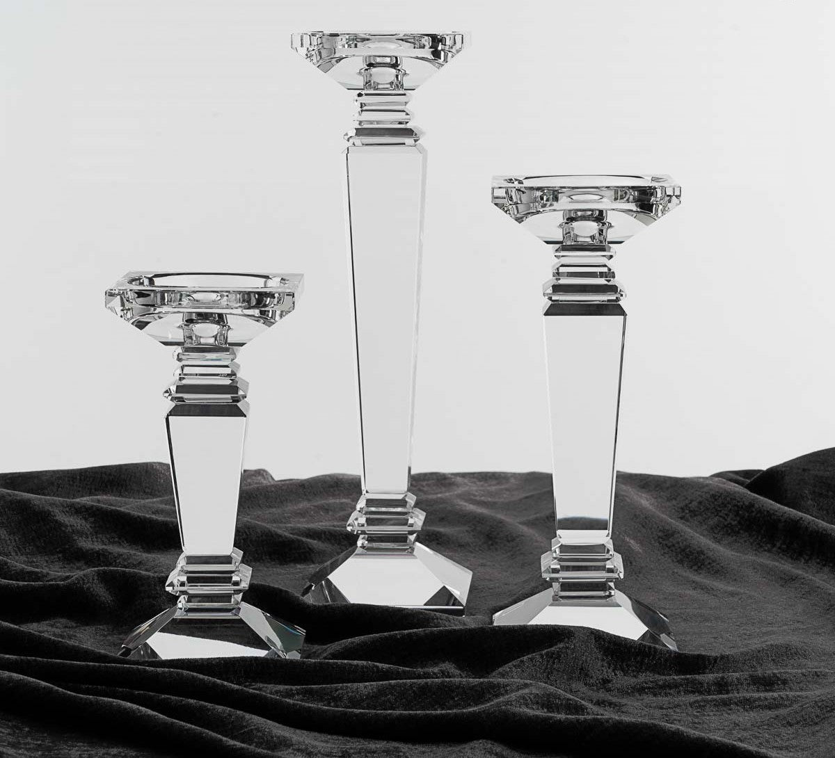 Kynttilänjalat ja lyhdyt