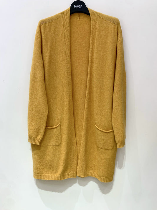 Saumaton yhdenkoon neuletakki