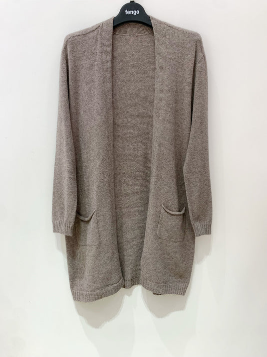 Saumaton yhdenkoon neuletakki