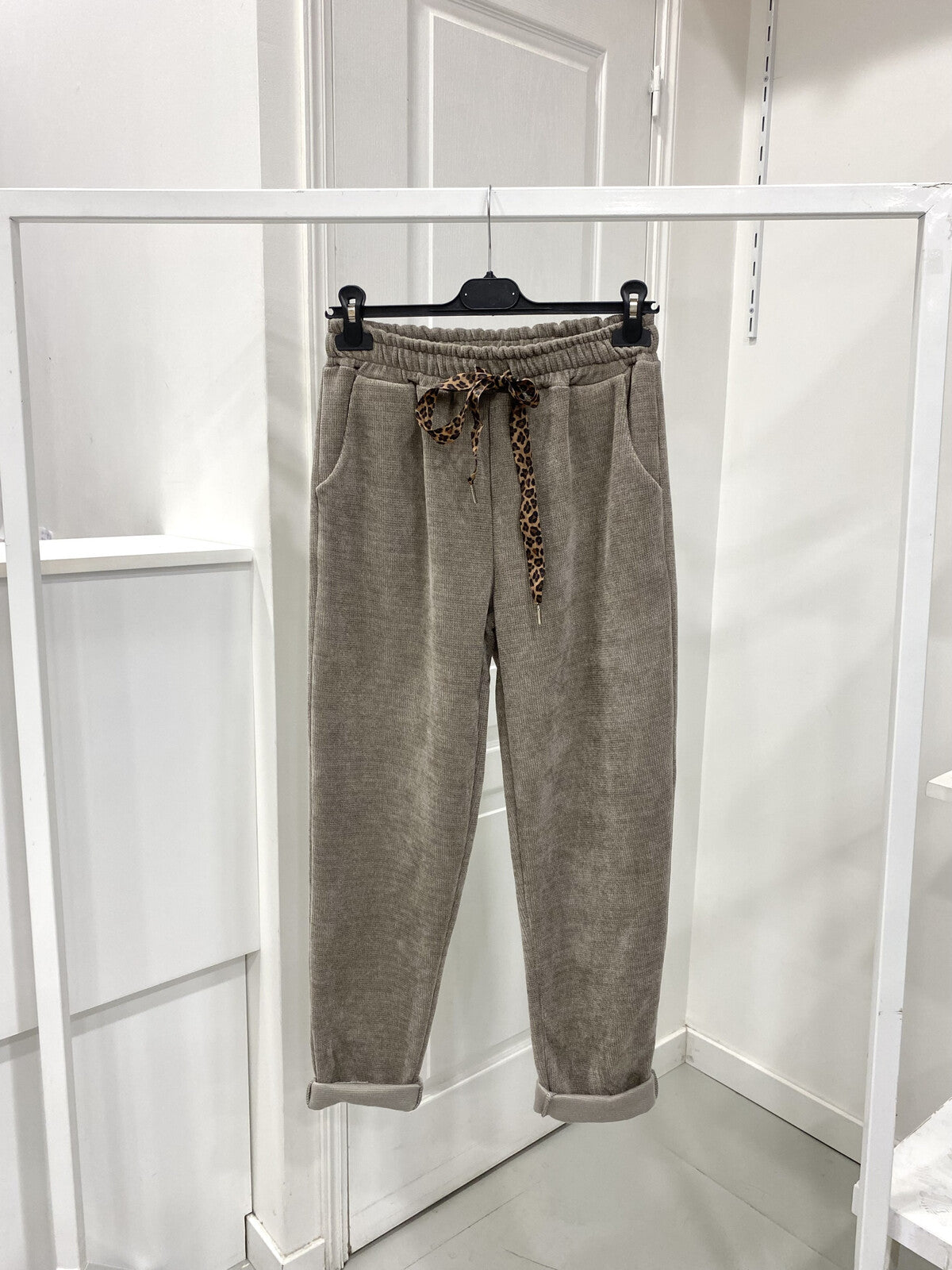 Yhdenkoon naisten housut